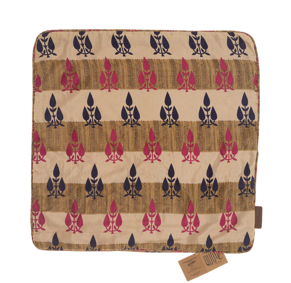 Einzigartiger Seidenkissenbezug 50x50 cm mit dunkelpetrolfarbenem Hintergrund und farbenfrohen roten Suzani-Blumen und einem Schlingenmuster im Boho-Vintage-Stil.