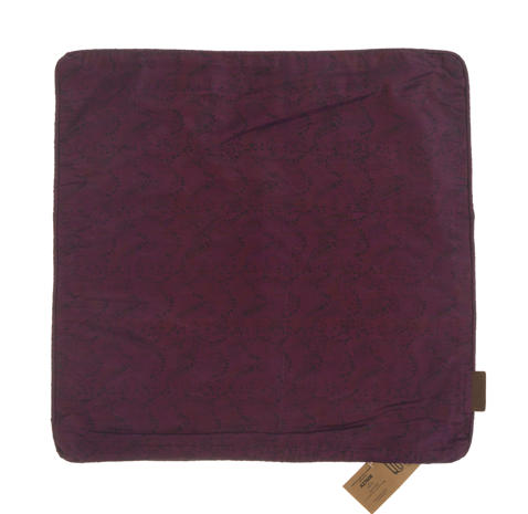 Silke pudebetræk 50x50 cm i blå med fine rosemotiver i kontur og boho vintage stil etnisk sari pude med mønstret stof