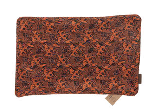 Seidenkissenbezug 60x40 cm in Rostorange mit dunkelblauem und schwarzem, von Suzani inspiriertem orientalischem Muster im Boho-Ethno-Vintage-Stil.