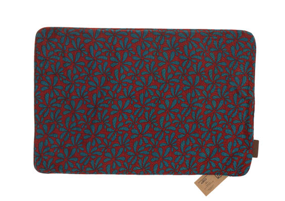 Seidenkissenbezug 60x40 cm in Türkis mit burgunderrotem, farbenfrohem Blattmuster in Dunkelblau, Boho-Sari-Kissenbezug im orientalischen Vintage-Stil.