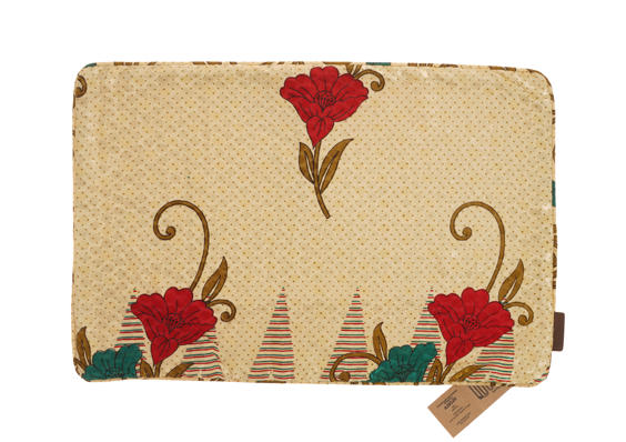 Seidenkissenbezug 60 x 40 cm in Beige mit farbenfrohem orientalischem Suzani-Muster aus roten Blüten und grünen Details
