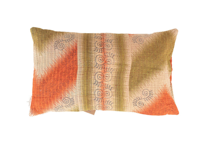 Sari-Kissenbezug 30x50 im Bohemian-Vintage-Stil mit grünen und blauen Farbtönen, farbenfrohen pinkfarbenen Details und ethnischen Mustern