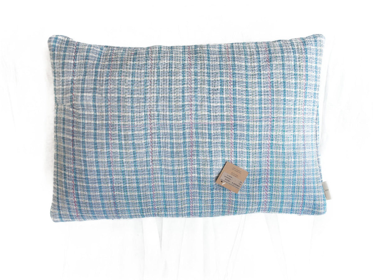 Sari pillowcase 60x40 in red/pink with turquoise circle motif, patterns and details in Indian boho/bohemian style - colorful oriental Indian pillowcases, unique sari pillow in an upcycled vintage look.