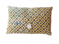 Sari-Kissenbezug 60x40 in Smaragdgrün mit ethnischen Vintage-Mustern und Boho-Ziernaht - einzigartiges Sari-Kissen/Upcycling-Kissenbezug aus Indien
