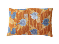 Sari-Kissenbezug 60x40 mit Vintage-orientalischem Boho-Muster in Dunkelblau/Schwarz, farbenfrohen Korallenblüten und goldbeigen Blättern, einzigartiger Sari-Kissenbezug/indischer Kissenbezug für Sari-Kissen und ethnische Kissen