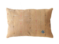 Sari-Kissenbezug 60x40 cm im Boho-Vintage-Stil, beigefarben mit farbenfrohen roten und blauen geometrischen Sternmustern (einzigartiger indischer Kissenbezug/Sari-Kissen)