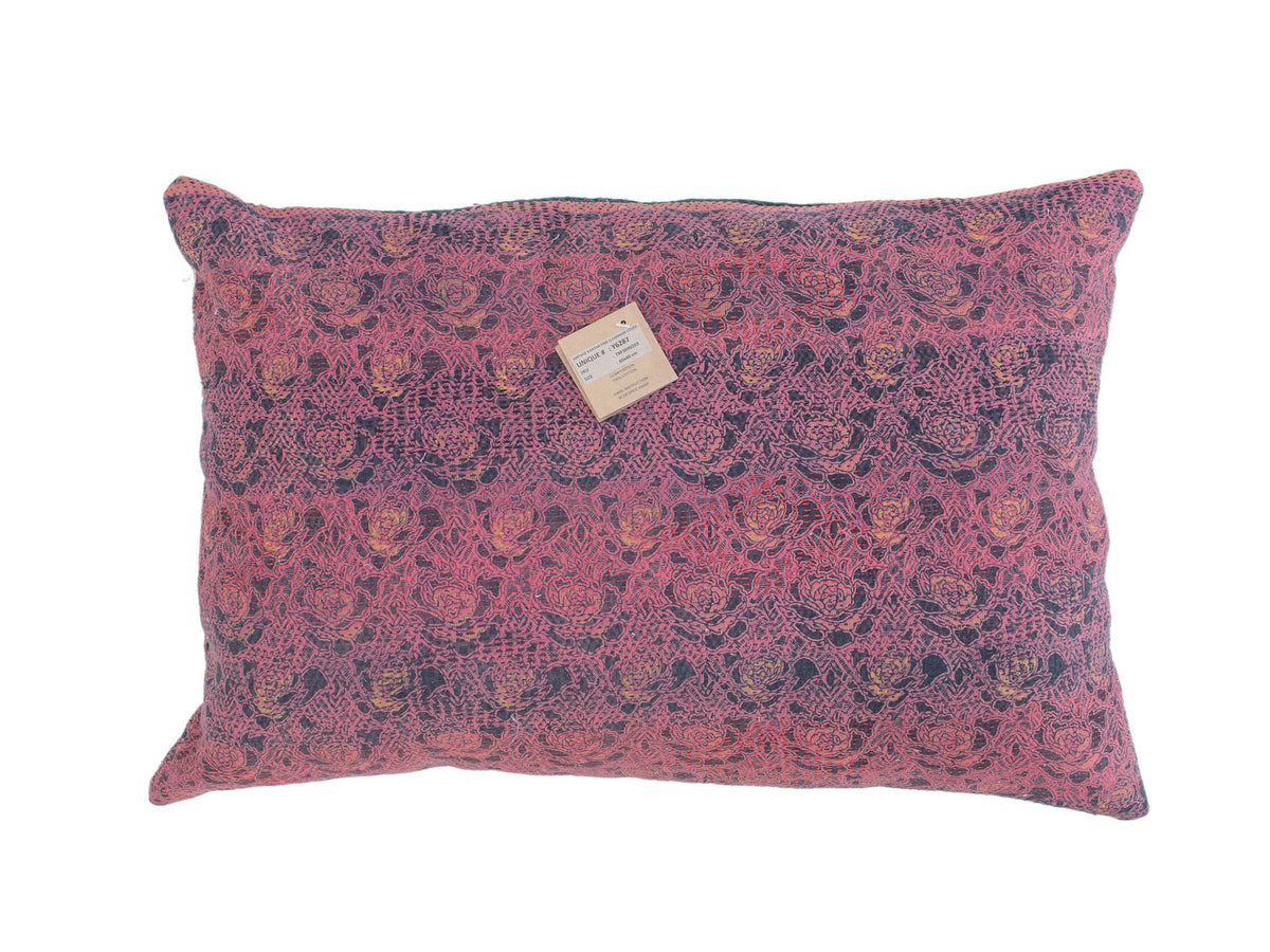 Sari-Kissenbezug 60x40 mit einzigartigem Boho-/Bohemian-Muster in Grün, Korallenorange und Staubbeige mit weißen Streifen und Blumen, indisches Upcycling-Sari-Kissen für Sofa und Bett