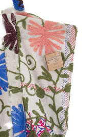 Suzani Vintage Beach dahinter