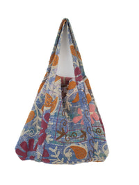 Suzani Vintage Beach dahinter