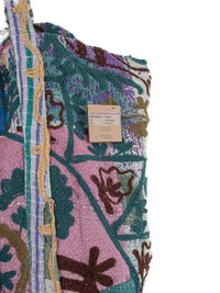 Suzani Vintage Beach dahinter