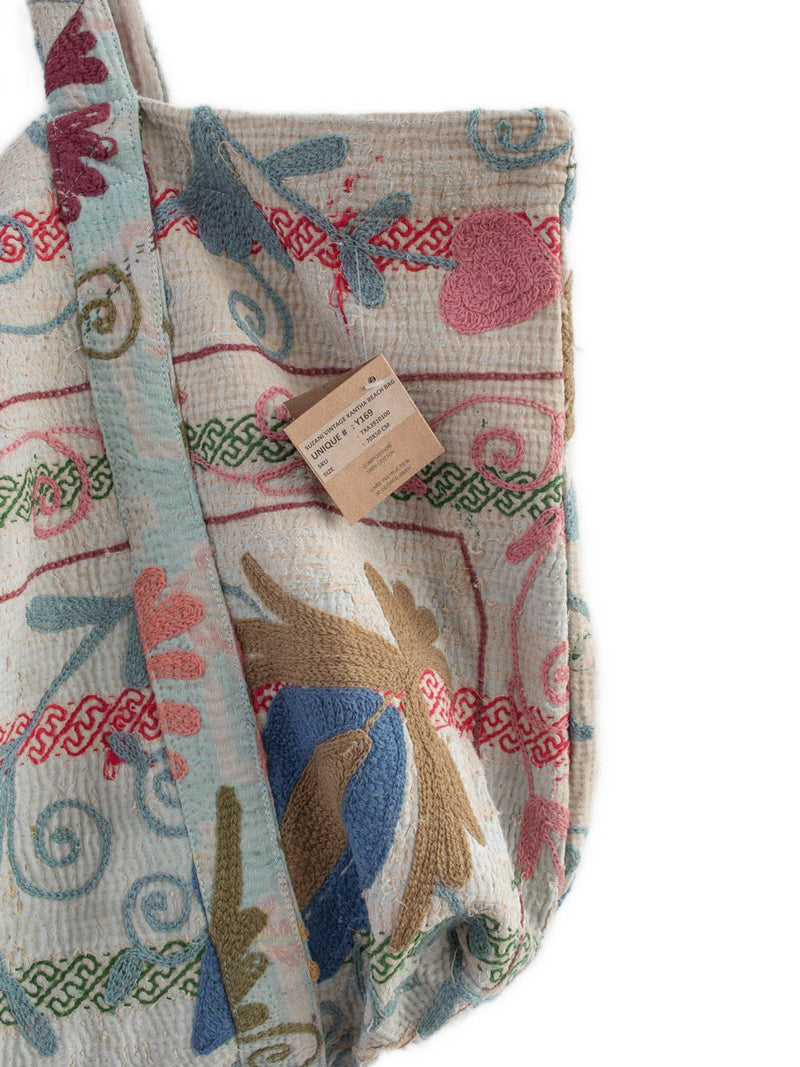 Suzani Vintage Beach dahinter