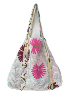 Suzani Vintage Beach dahinter