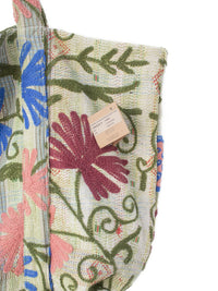 Suzani Vintage Beach dahinter