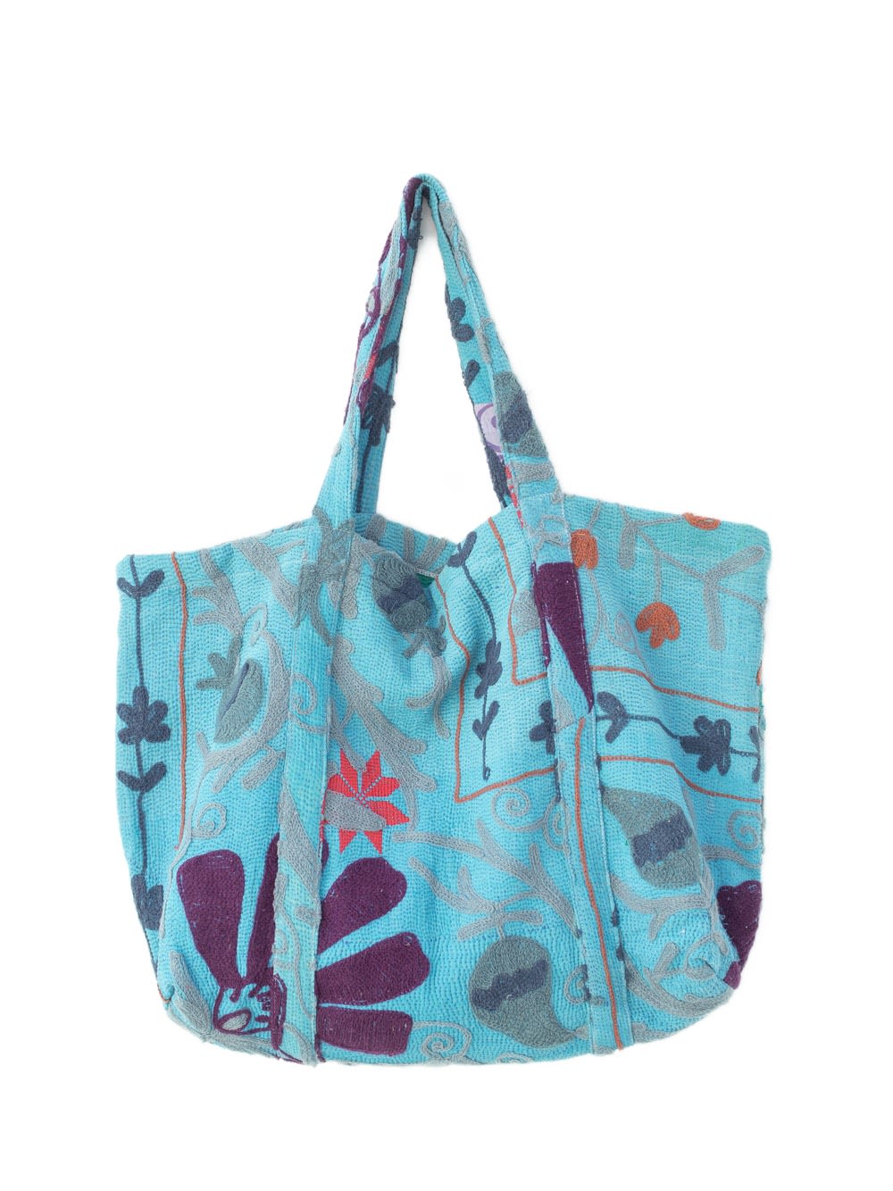 Suzani Vintage Beach dahinter