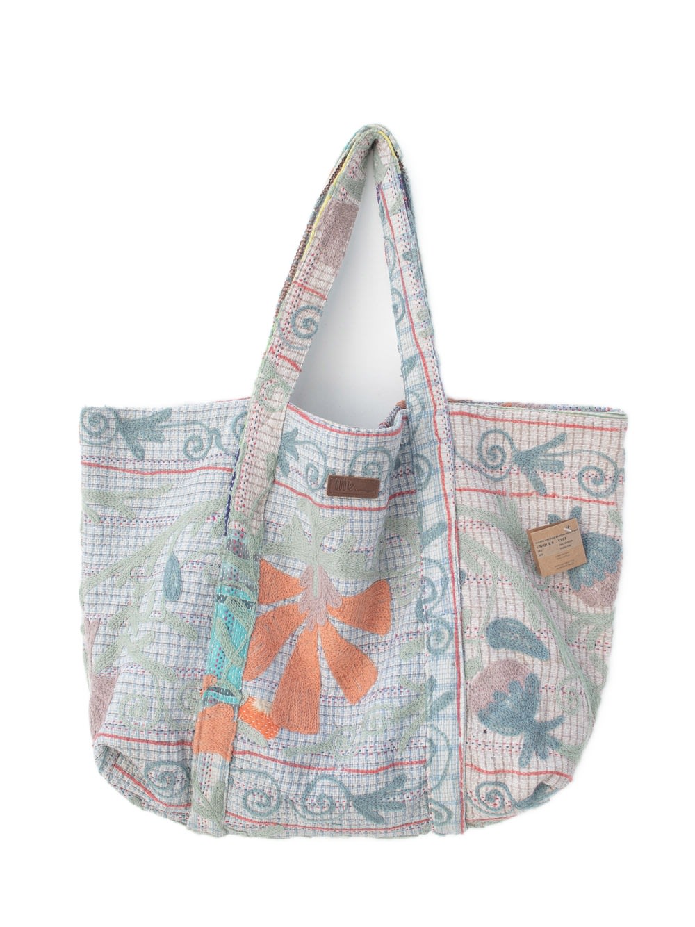 Suzani Vintage Beach dahinter