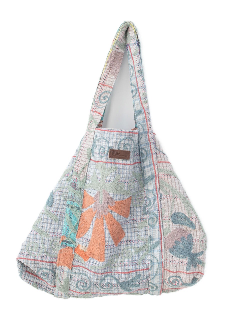 Suzani Vintage Beach dahinter