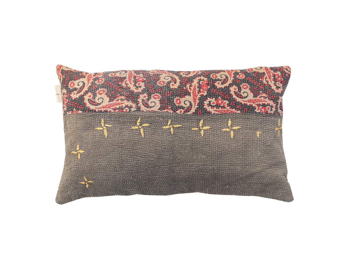 Einzigartiger Sari-Kissenbezug (30 x 50 cm) mit farbenfrohen orientalischen Blumen in Rosa und Gelb auf dunkelblauem/anthrazitfarbenem Hintergrund – Vintage-Boho-Sari-Kissen/Indisches Kissenbezugmuster