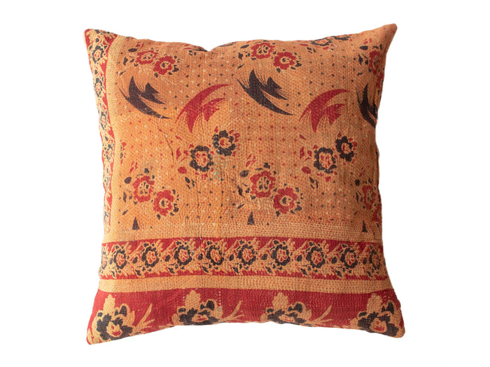 Sari-Kissenbezug 50x50 mit Vintage-Boho-Muster in warmen Orange-, Rot- und Dunkelblautönen — Indischer Kissenbezug für einzigartige Sari-Kissen
