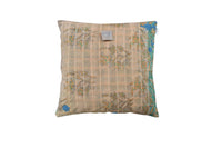 Sari-Kissenbezug 50x50 mit beige/goldfarbenem Webmuster und farbenfrohen, böhmischen Blumen in Blau, Grün und Türkis - einzigartiges indisches Vintage-Sari-Kissenmuster für Sofa und Bett.