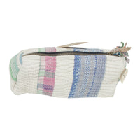 Fine Q Pouch Large, 17 × 12 cm, in white, blue and pink with a zip and stripes.