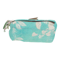 Fine Q Pouch Large, 17 × 12 cm, in turquoise and cream with a zip and a leaf pattern.
